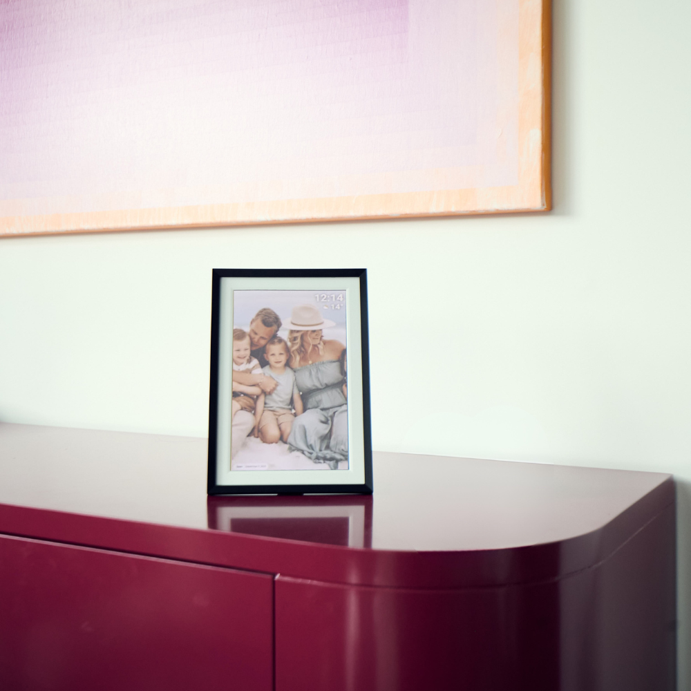 Momnt 10.1" Frameo Digital Photo Frame - Interchangeable Frames