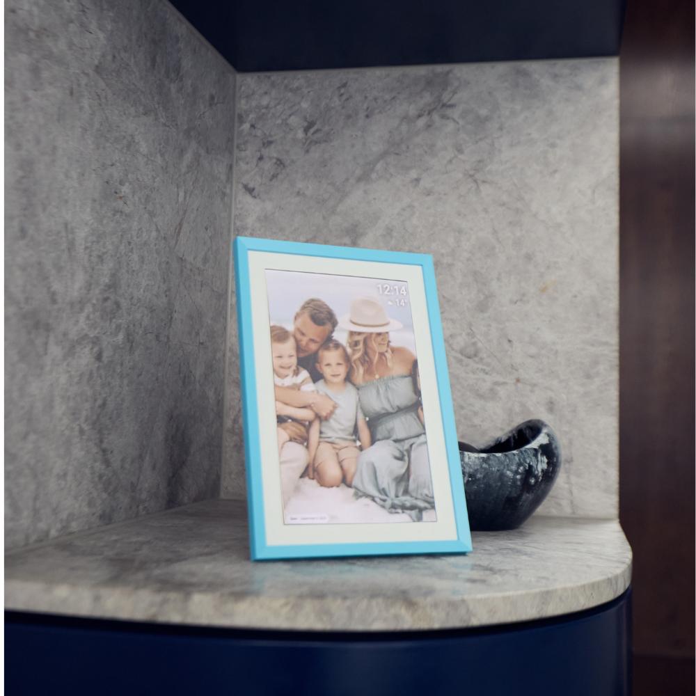 Momnt 10.1" Frameo Digital Photo Frame - Interchangeable Frames