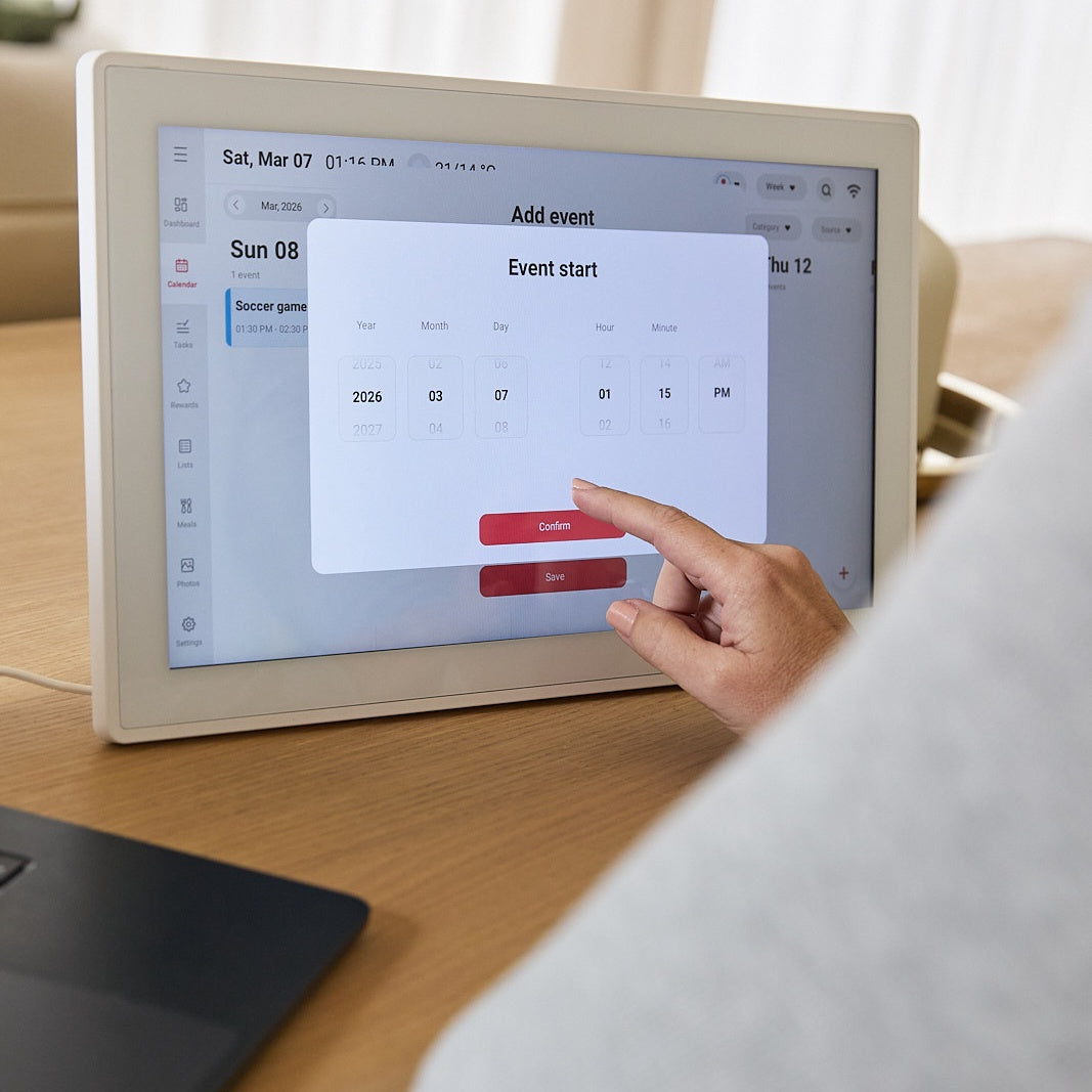 Momnt 15.6" Smart Calendar