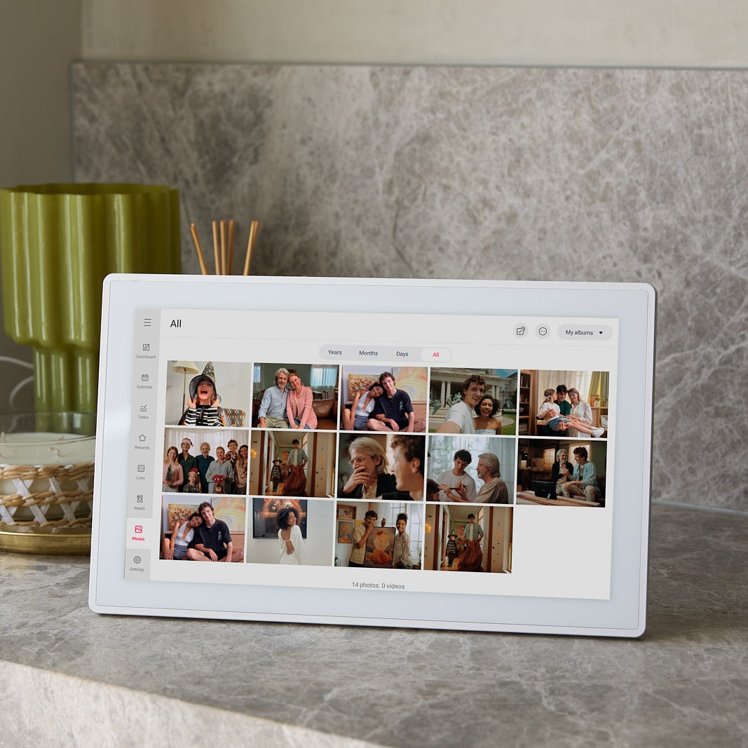 Momnt 15.6" Smart Calendar